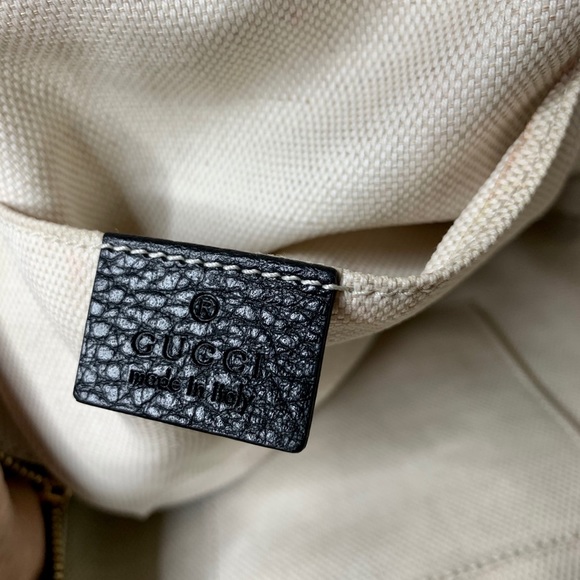 Gucci pebbled calfskin Soho chain backpack - Picture 7 of 16